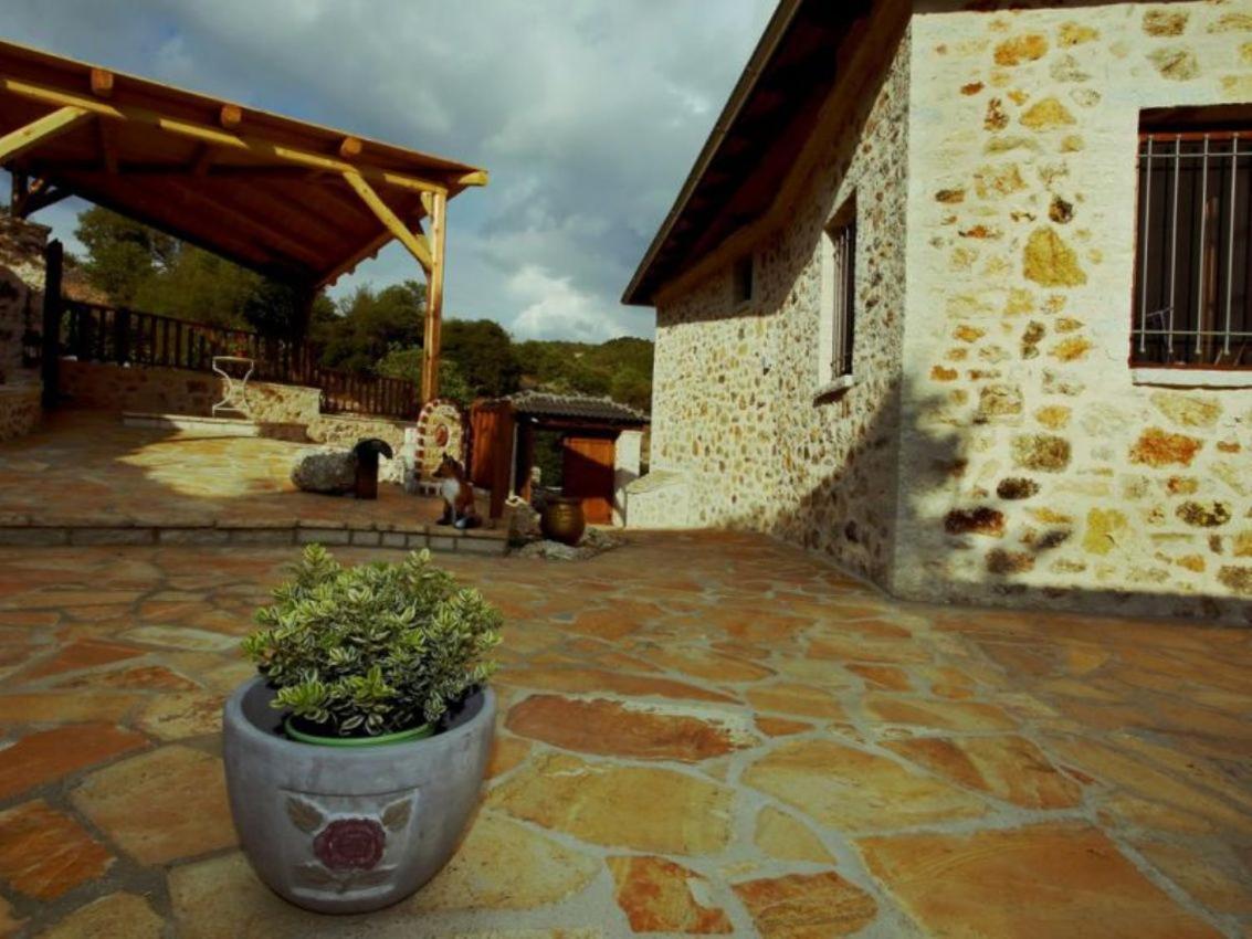 Yono'S Traditional House Ano Ravenia Extérieur photo